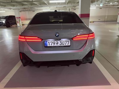 صورة 2 لـ 2025 BMW 5 SERIES