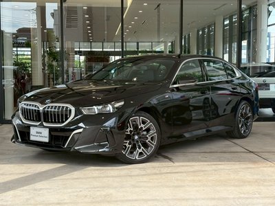 BMW 5 SERIES - 1