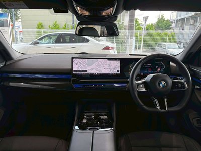BMW 5 SERIES - 4