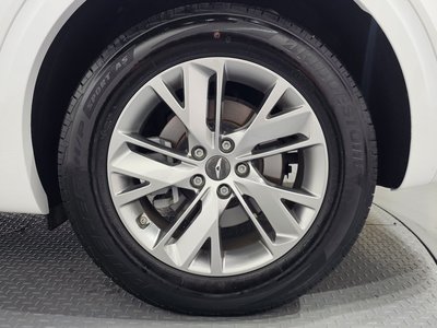 صورة 8 لـ 2024 Genesis GV70