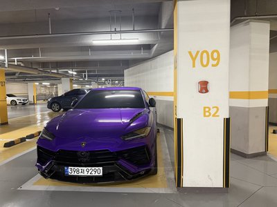 LAMBORGHINI URUS - 2
