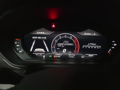 صورة 7 لـ 2023 Lamborghini URUS