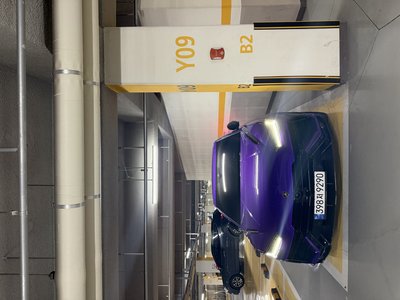 LAMBORGHINI URUS - 1