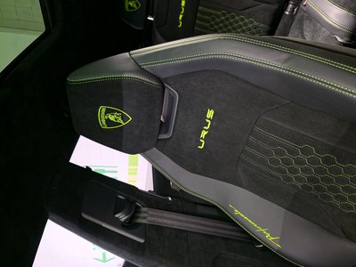 صورة 5 لـ 2023 Lamborghini URUS