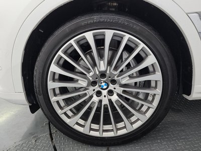 2022 BMW X7 photo 6