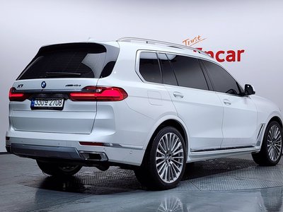 2022 BMW X7 photo 3