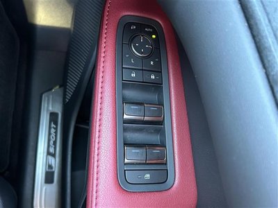 صورة مصغرة 32 لـ 2025 Lexus RX