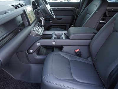 LAND ROVER DEFENDER - 9