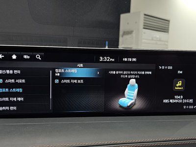 2021 Genesis GV70 — миниатюра 17