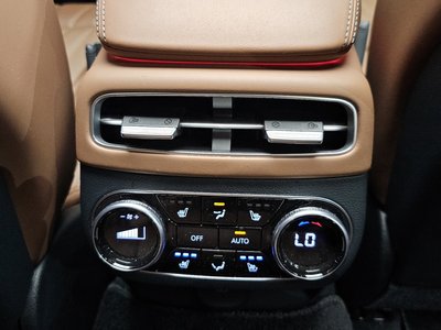 2021 Genesis GV70 — миниатюра 18