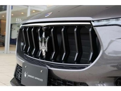 صورة 9 لـ 2021 Maserati LEVANTE
