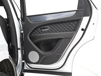 2023 Bentley BENTAYGA — миниатюра 31