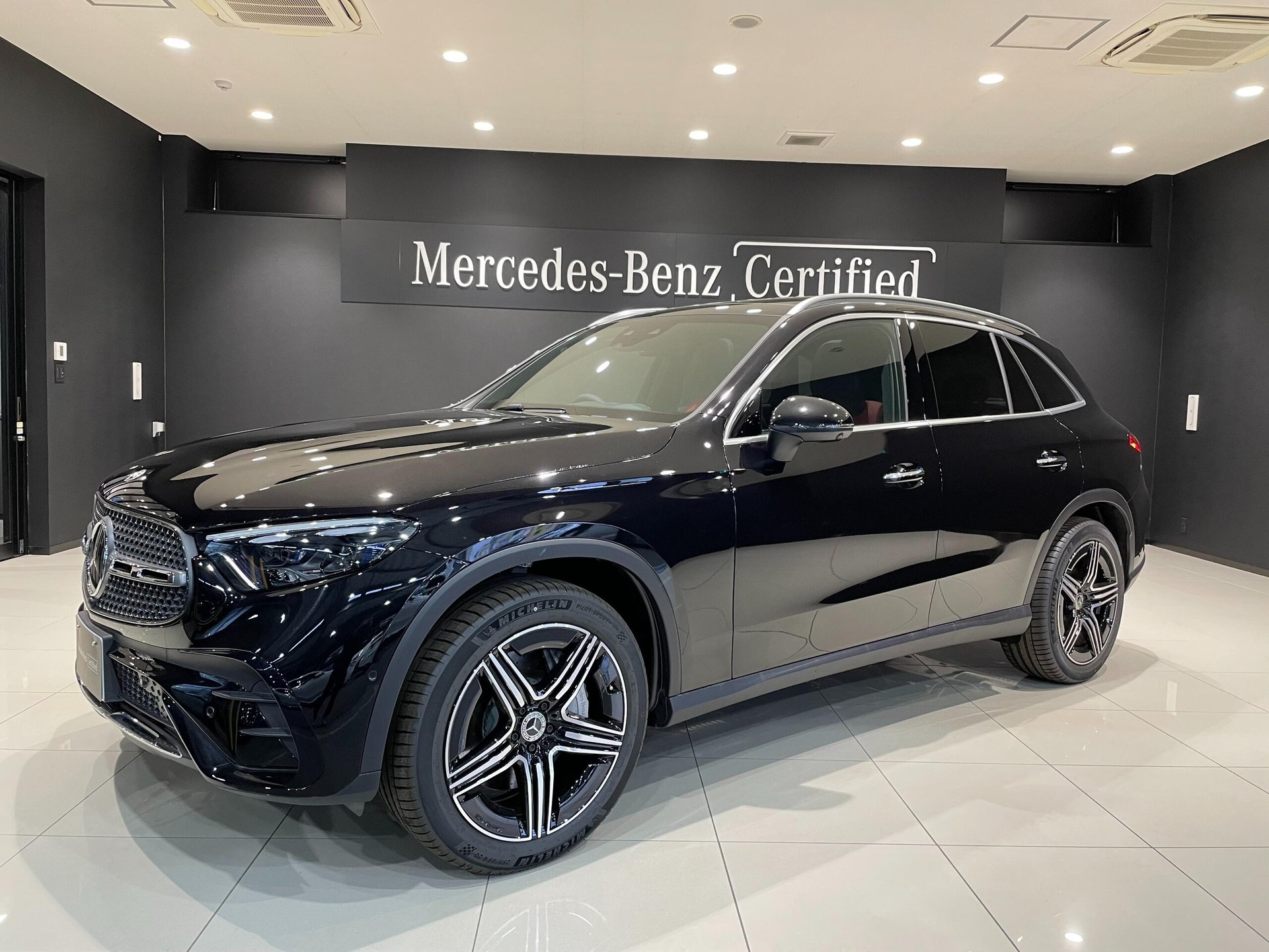MERCEDES-BENZ GLC - View 1