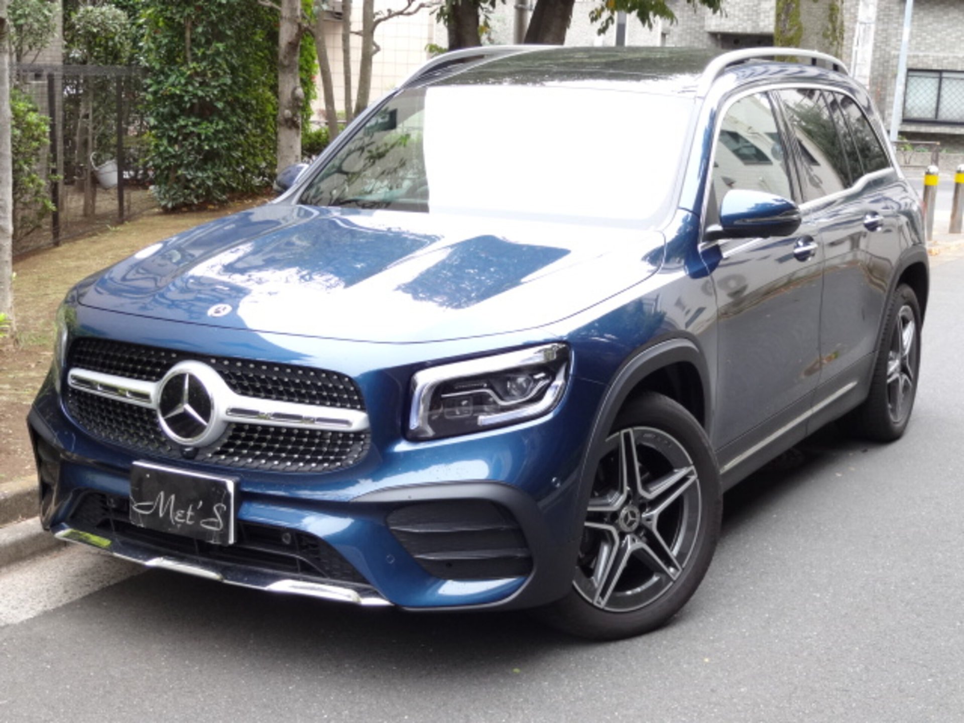 MERCEDES-BENZ GLB - View 1