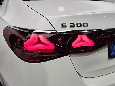 MERCEDES-BENZ E-CLASS - 10