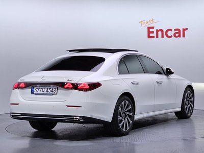 MERCEDES-BENZ E-CLASS - 3