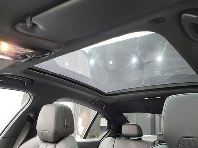 2025 BMW 5 SERIES — миниатюра 24