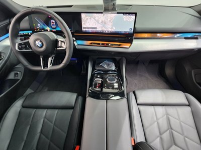 2025 BMW 5 SERIES — фото 5