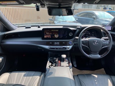 صورة 2 لـ 2021 Lexus LS