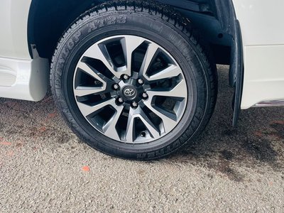 TOYOTA LAND CRUISER PRADO - 10