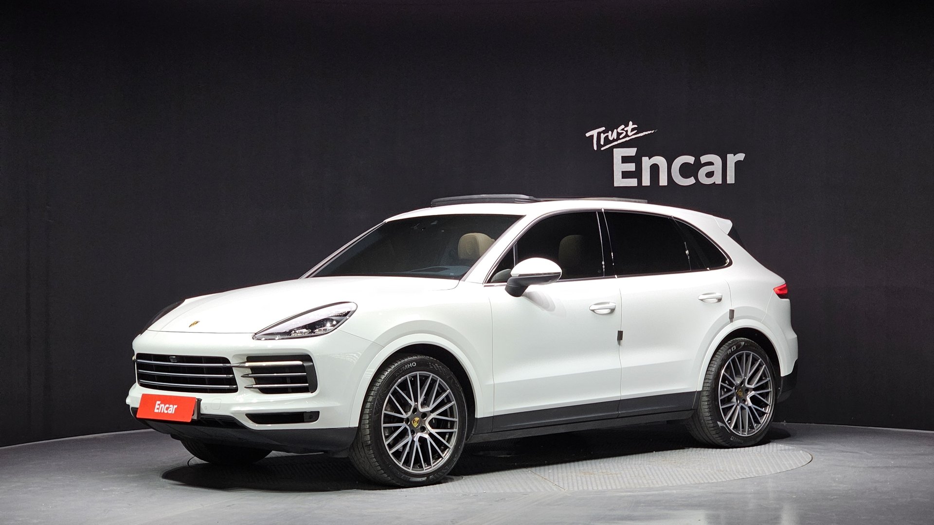 PORSCHE CAYENNE - View 1