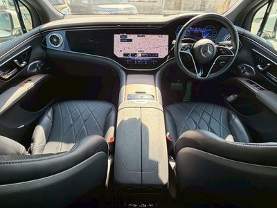 MERCEDES-BENZ EQS - 10