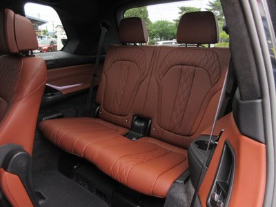 2025 BMW X7 缩略图 36