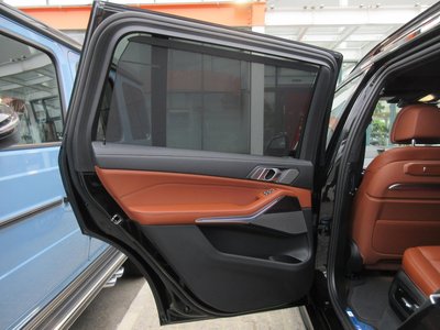 2025 BMW X7 缩略图 33