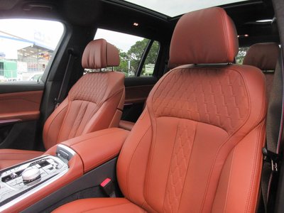 2025 BMW X7 缩略图 29