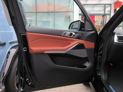 2025 BMW X7 缩略图 38