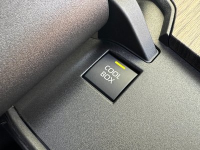 2025 Toyota LAND CRUISER 300 照片 9