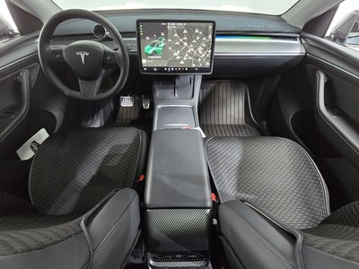 TESLA MODEL Y - 5