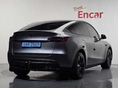 TESLA MODEL Y - 4
