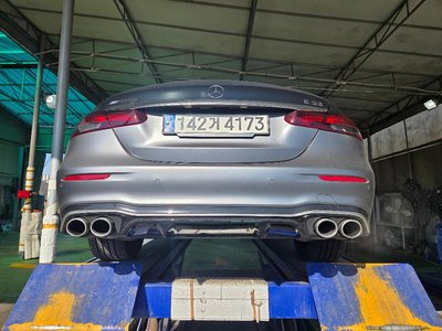 MERCEDES-BENZ E-CLASS - 2