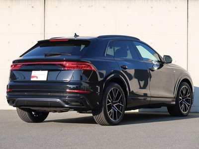 AUDI Q8 - 10