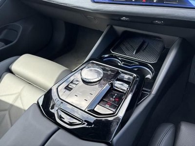 صورة 8 لـ 2023 BMW 5 SERIES