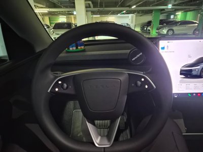 TESLA MODEL Y - 4