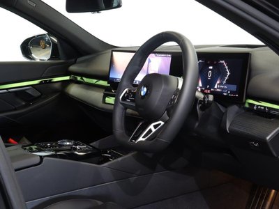 2025 BMW 5 SERIES TOURING — миниатюра 15