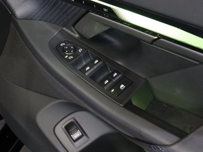 2025 BMW 5 SERIES TOURING — миниатюра 54