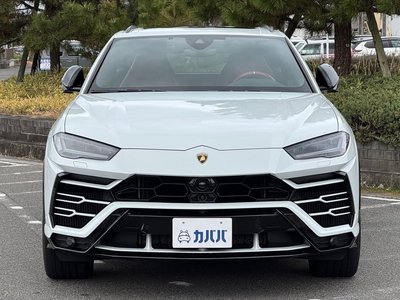 LAMBORGHINI URUS - 2
