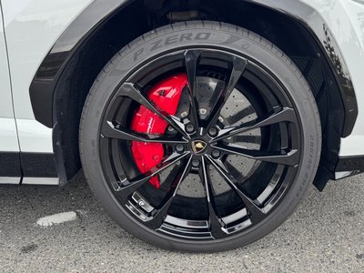 LAMBORGHINI URUS - 8