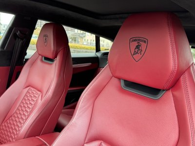 LAMBORGHINI URUS - 6