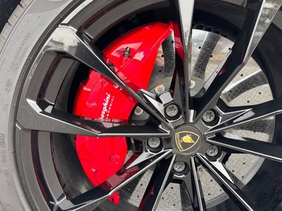 LAMBORGHINI URUS - 9