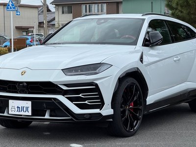 LAMBORGHINI URUS - 1