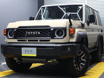 TOYOTA LAND CRUISER 70 - 1