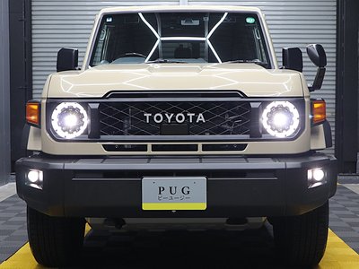 TOYOTA LAND CRUISER 70 - 6