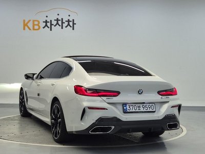 BMW 8 SERIES - 4