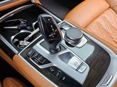 BMW 7 SERIES - 9
