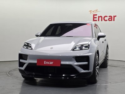 PORSCHE MACAN - 2
