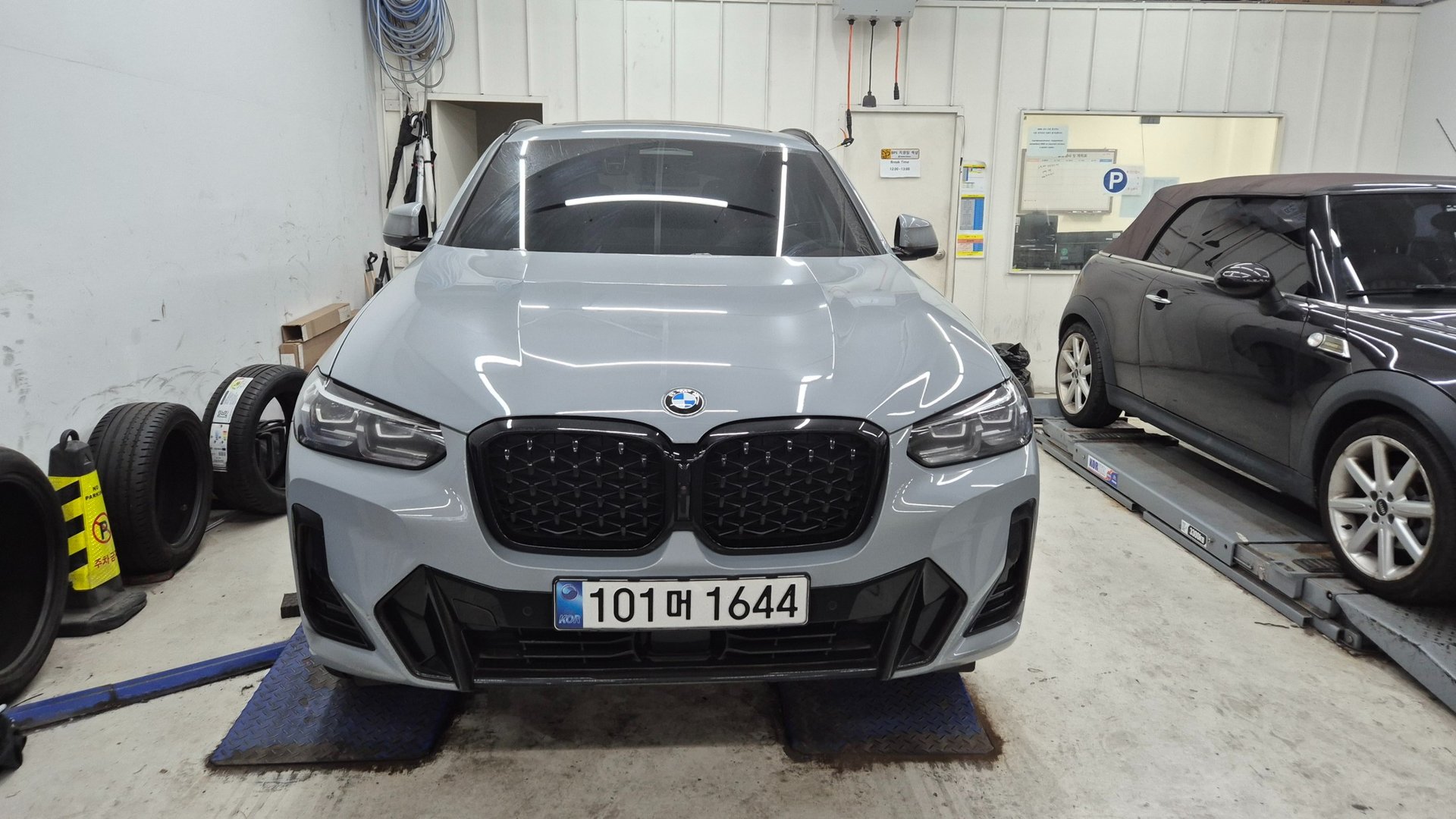 BMW X4 - View 1